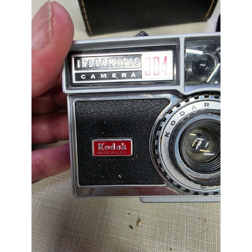 Vintage Kodak Instamatic 304 Camera with Case and Flashcubes 126 Film